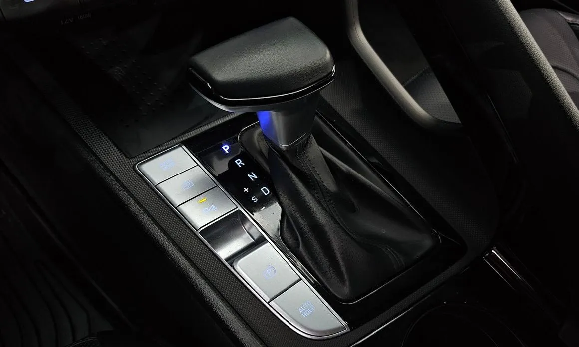 Hyundai AVANTE — фото 4