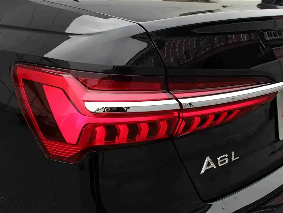 Audi A6L — фото 10