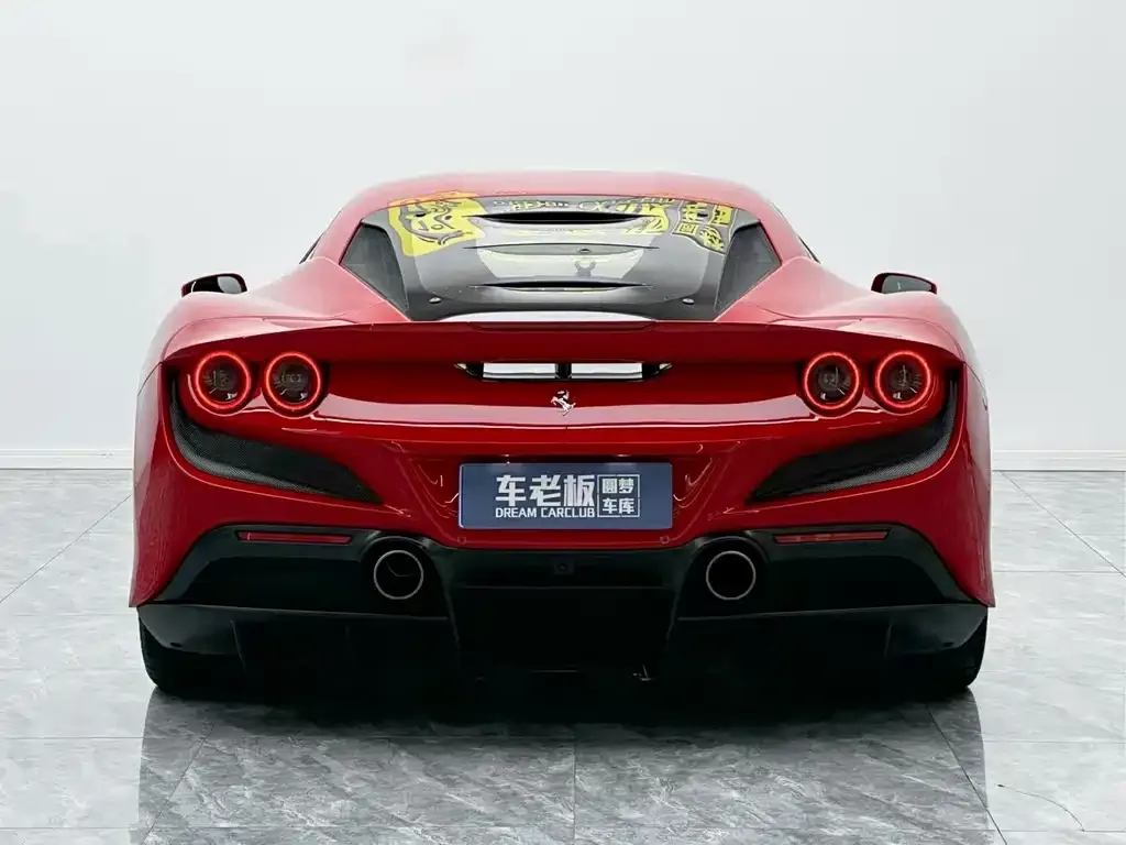Ferrari F8 — фото 6