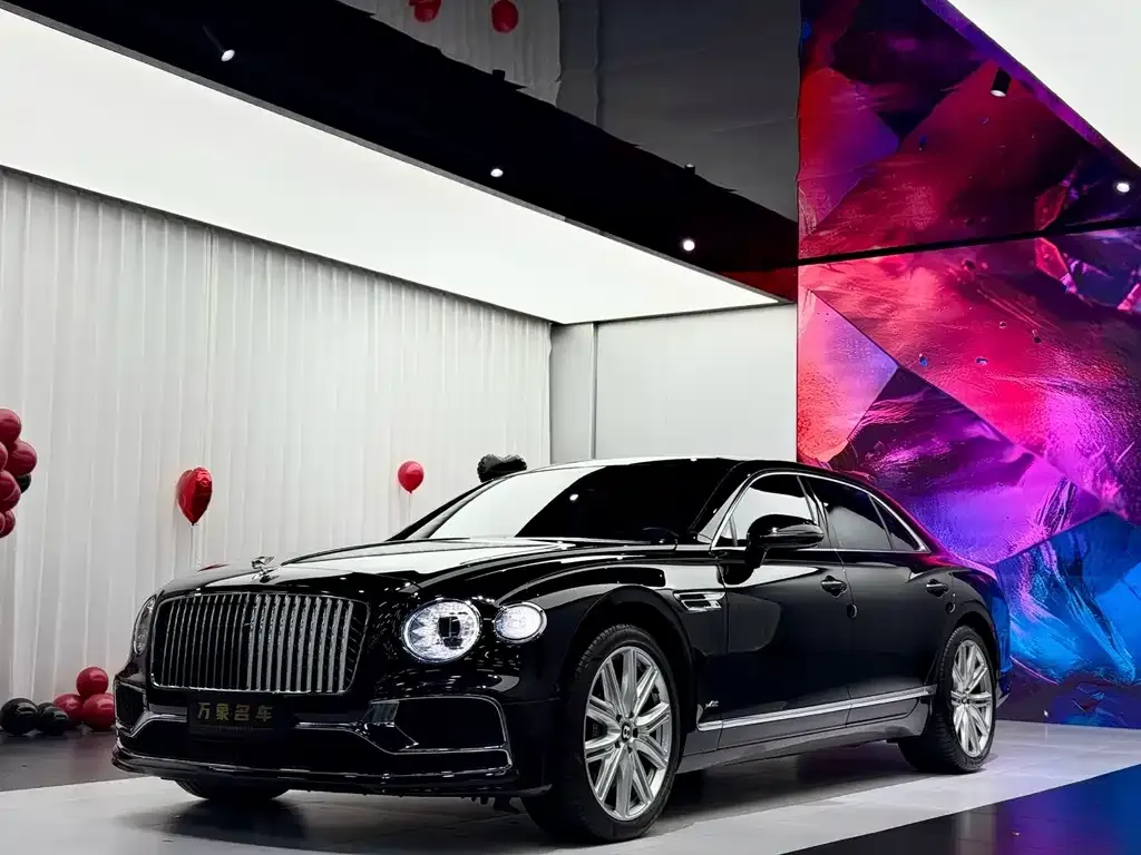 Bentley Flying Spur — фото 1