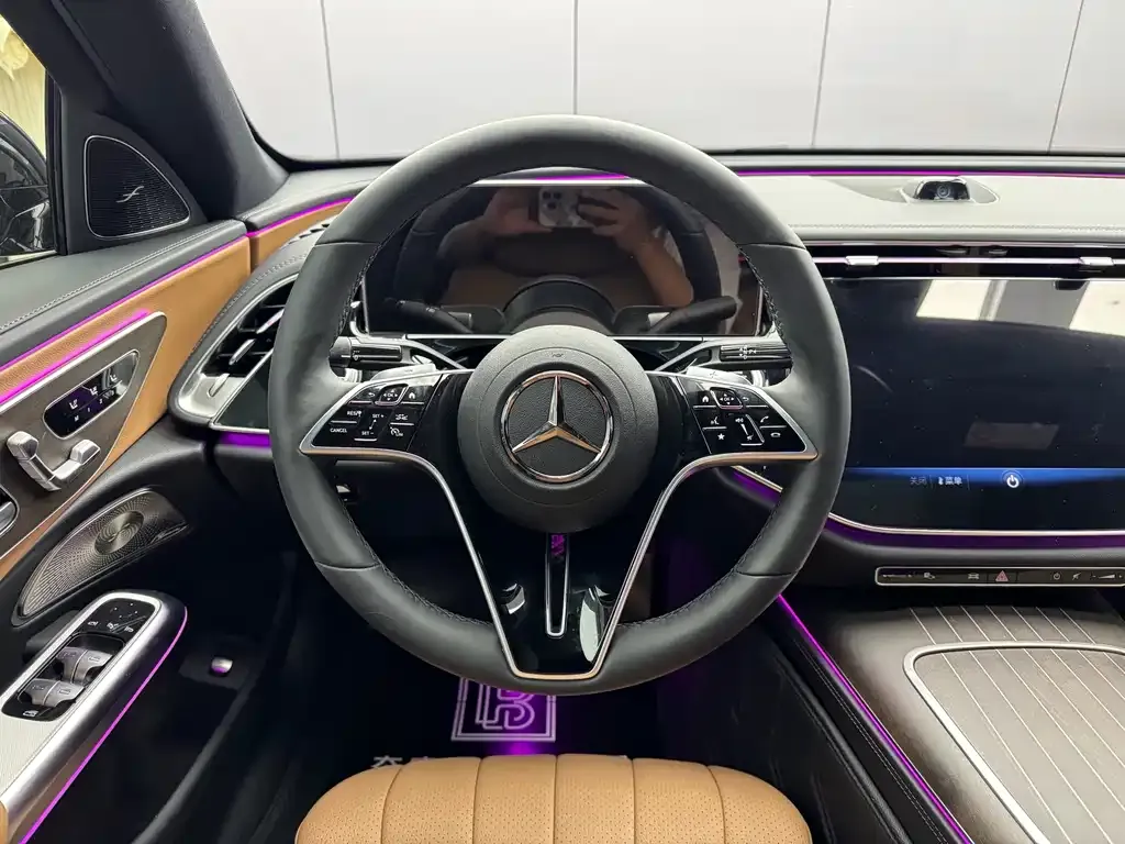 Mercedes-Benz E-Class — фото 10