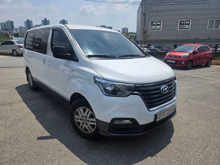 Hyundai Starex — фото 1