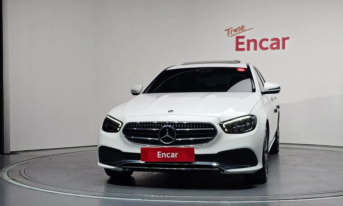 Mercedes-Benz E-Class — фото 10