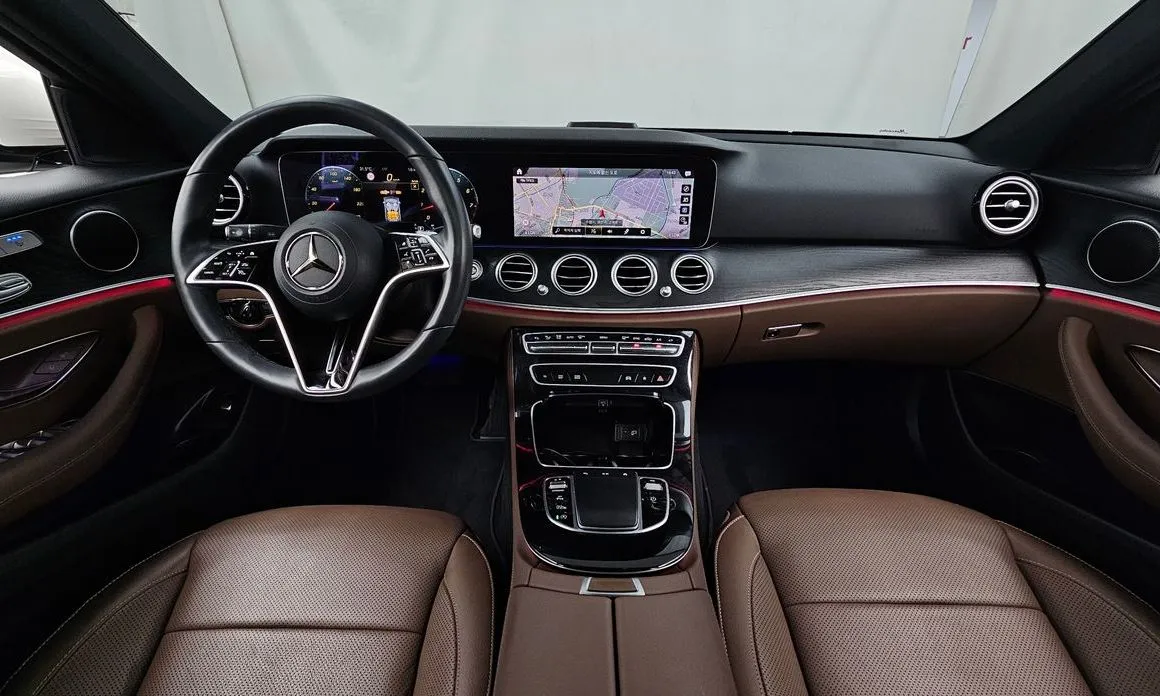 Mercedes-Benz E-Class — фото 6