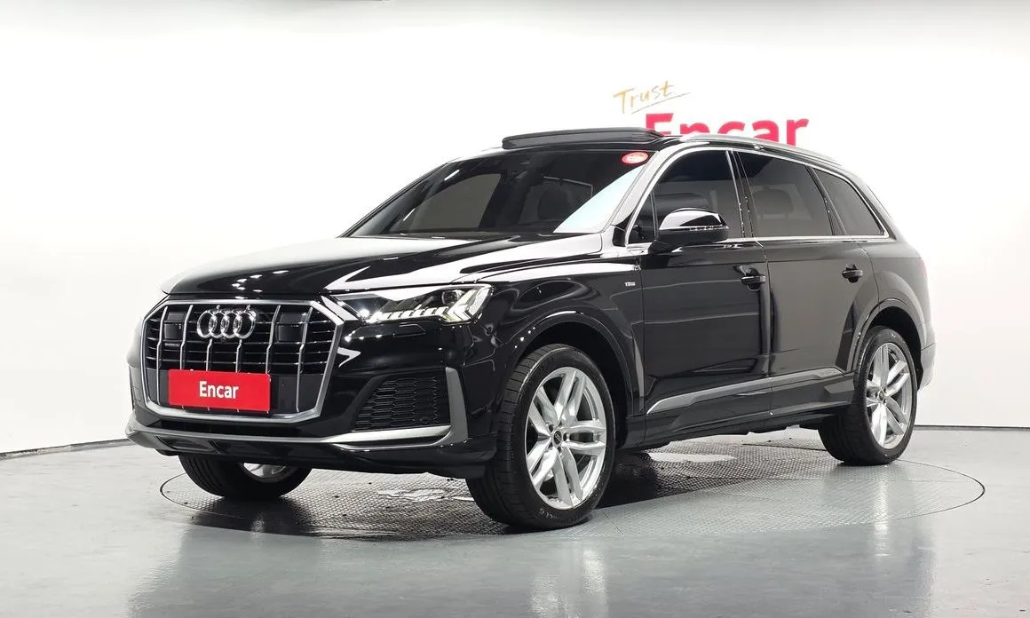 Audi Q7 — фото 1