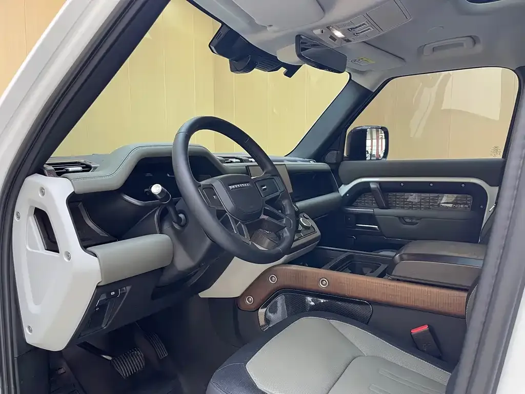 Land Rover Defender — фото 10
