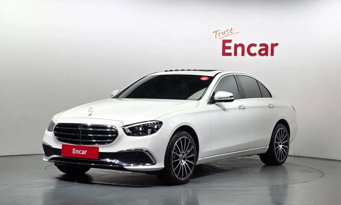 Mercedes-Benz E-Class — фото 1