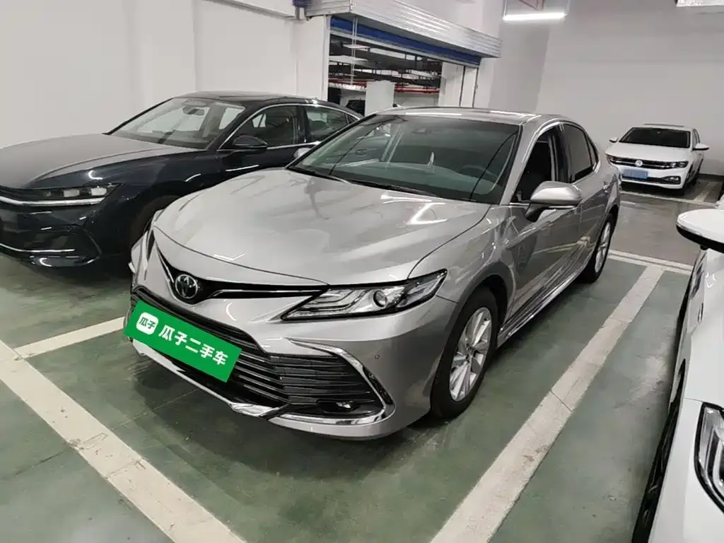Toyota Camry — фото 6