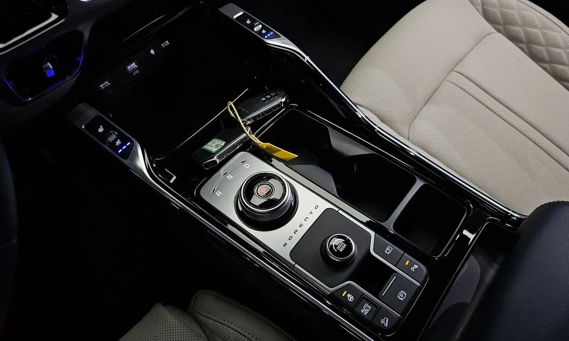 Kia Sorento — фото 9
