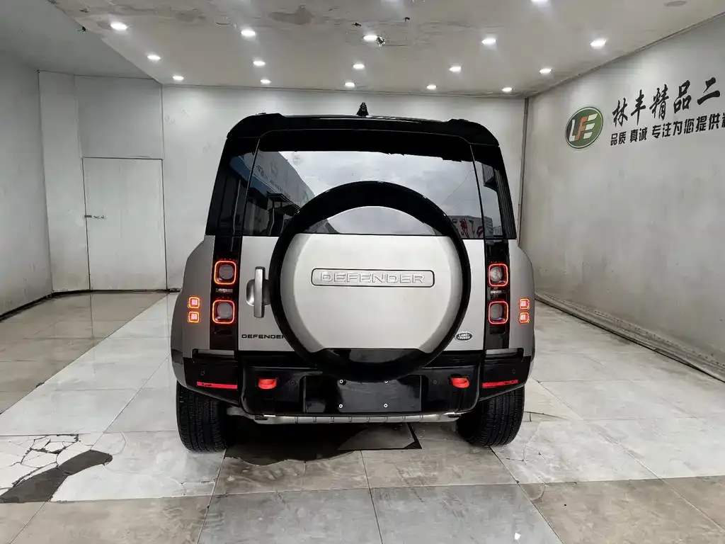 Land Rover Defender — фото 4