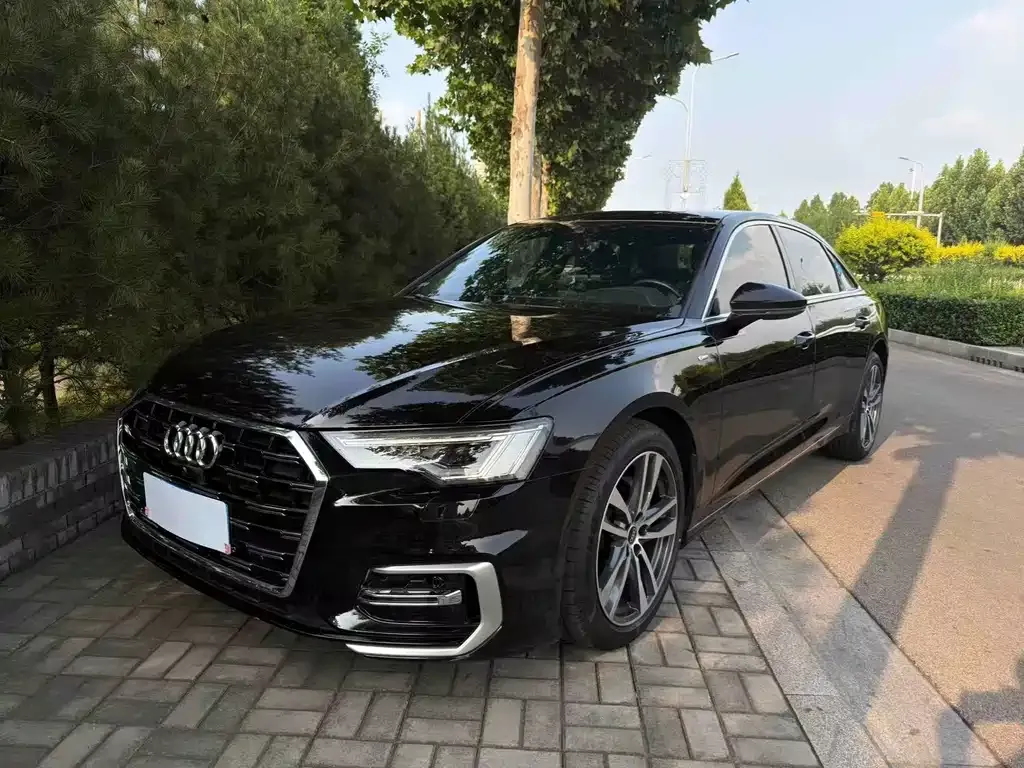 Audi A6L — фото 1