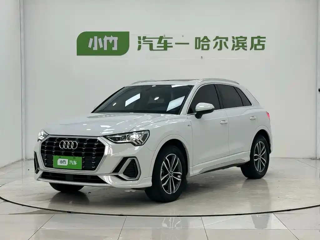 Audi Q3 — фото 1