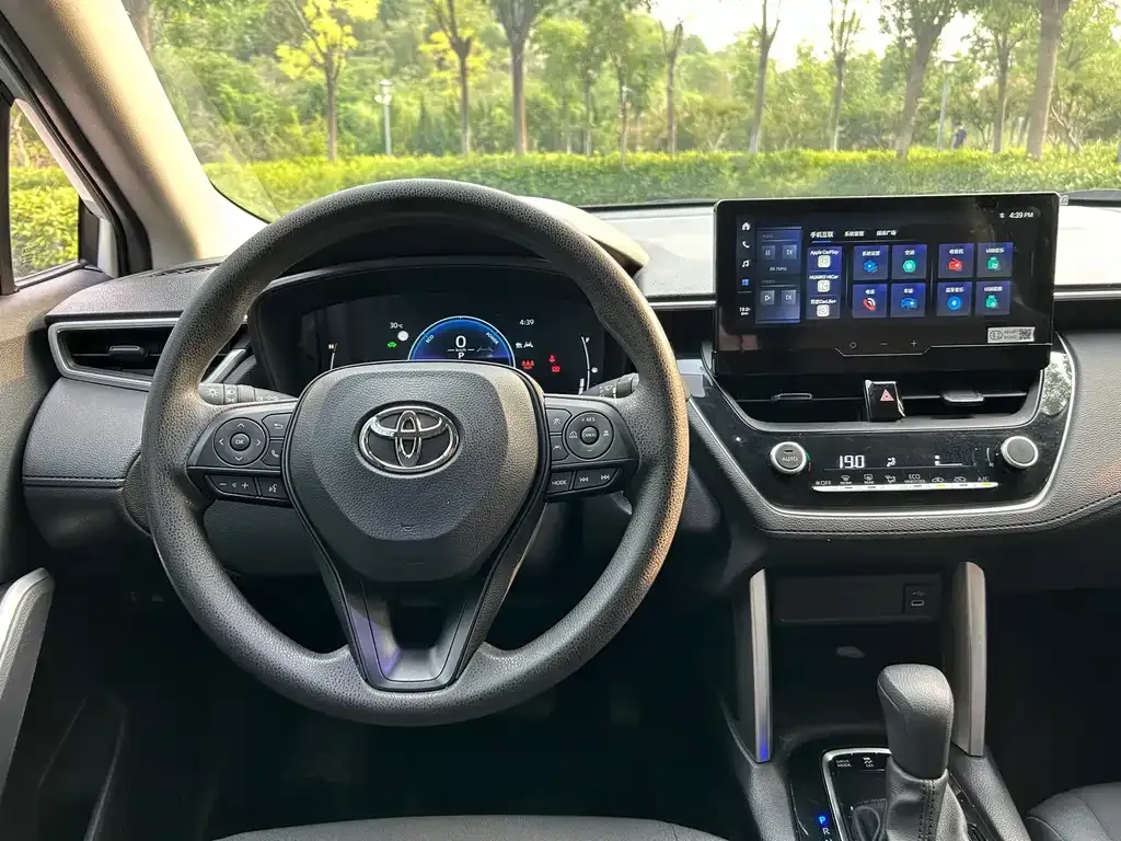 Toyota Corolla Cross — фото 3
