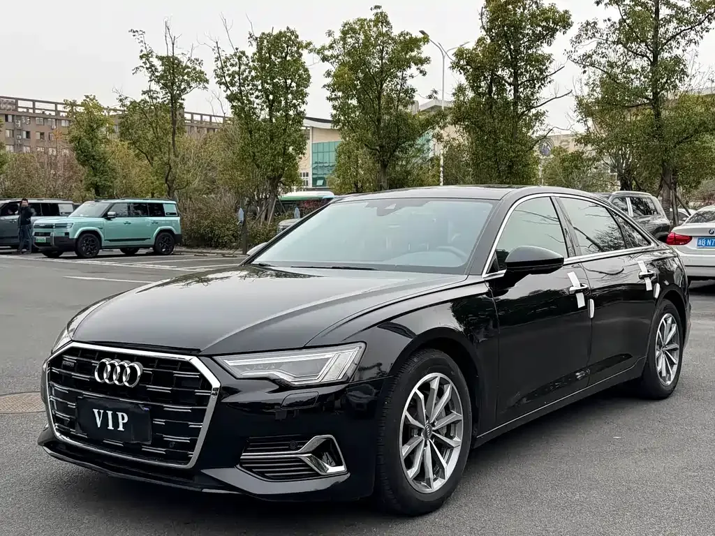 Audi A6L — фото 1