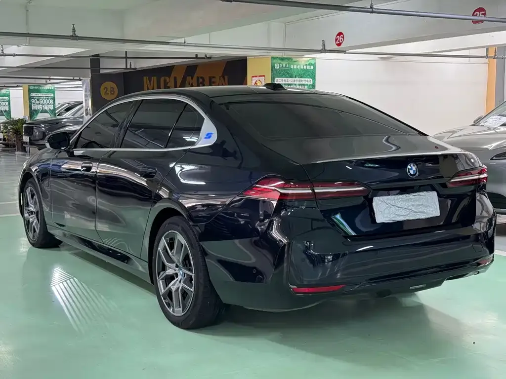 BMW i5 — фото 9