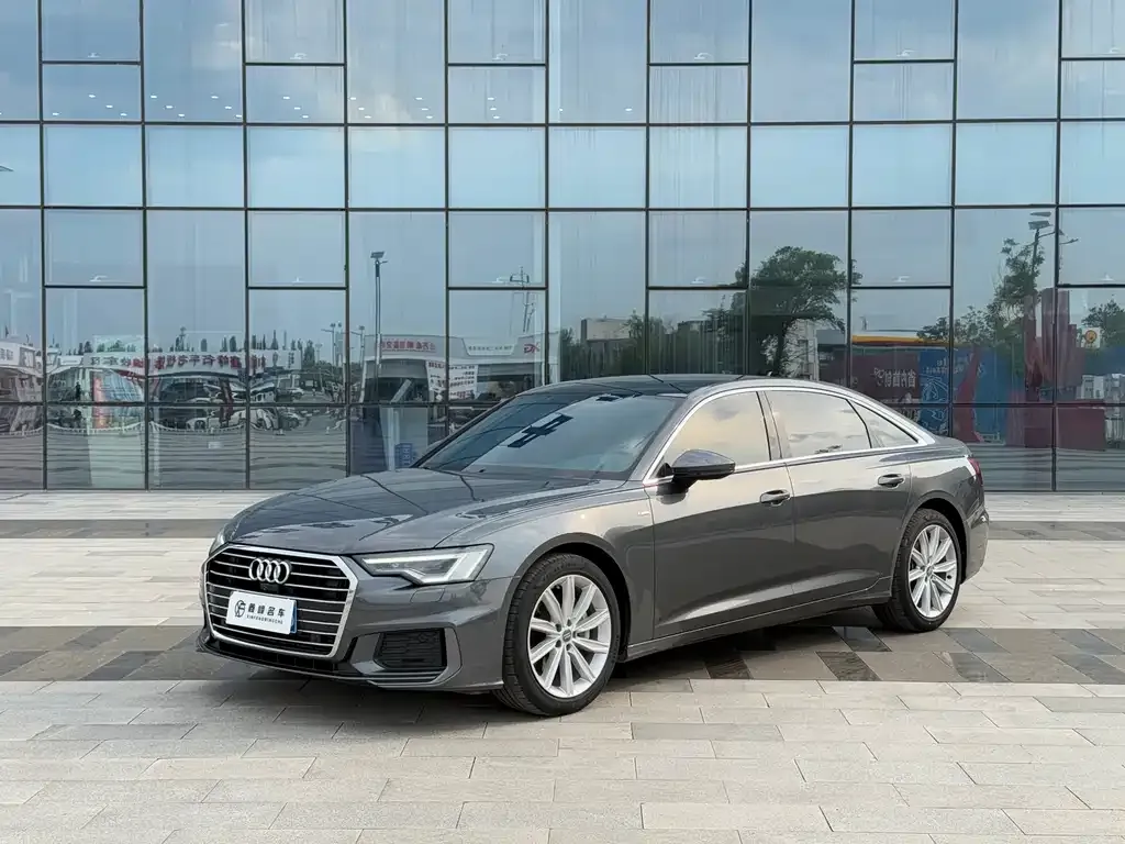 Audi A6L — фото 1