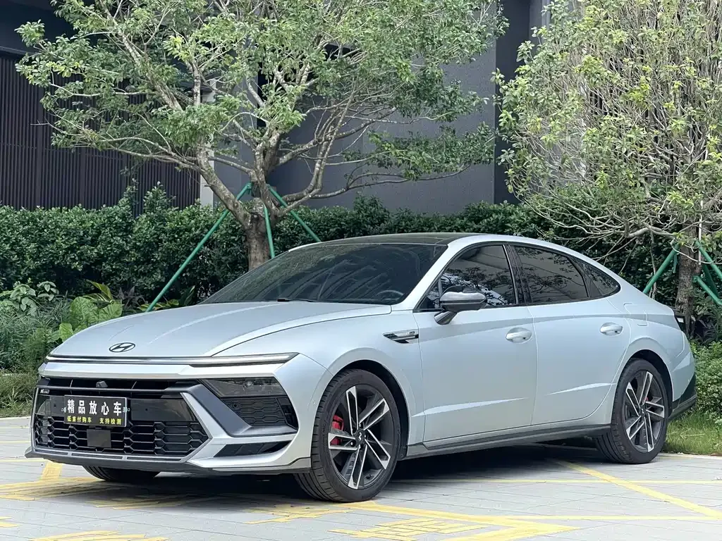 Hyundai Sonata — фото 1