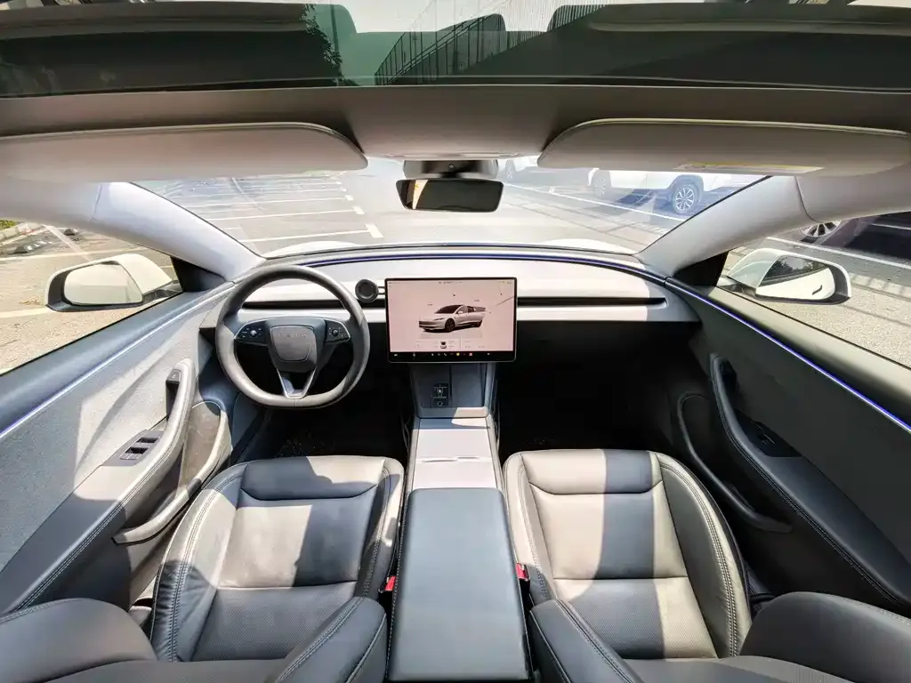 Tesla Model 3 — фото 2