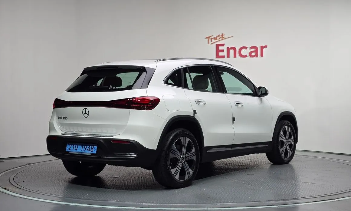 Mercedes-Benz EQA — фото 2