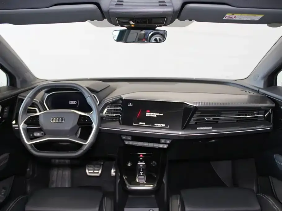 Audi Q4 e-tron — фото 2