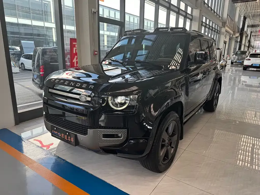 Land Rover Defender — фото 1