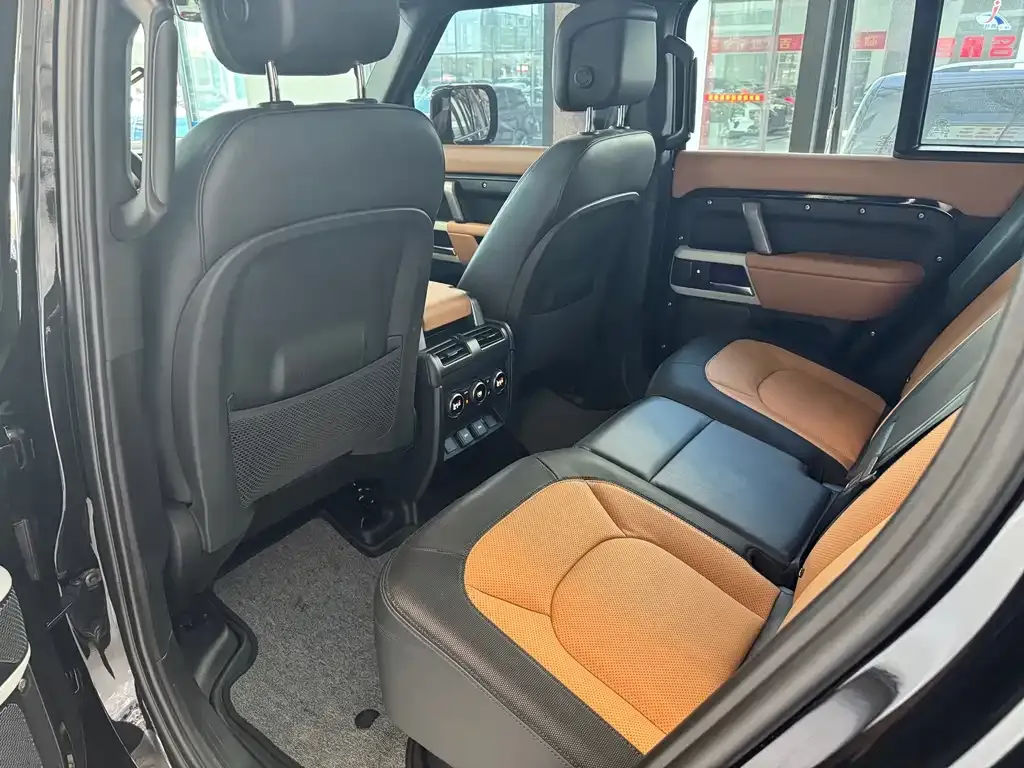Land Rover Defender — фото 10