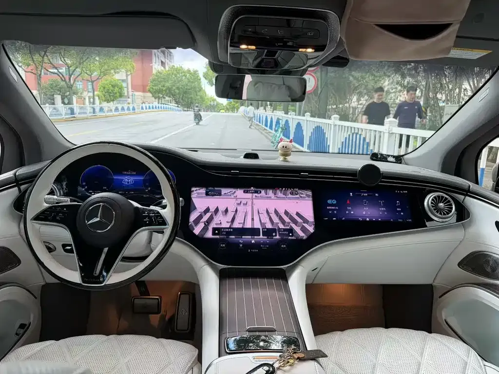 Mercedes-Benz EQS SUV — фото 8