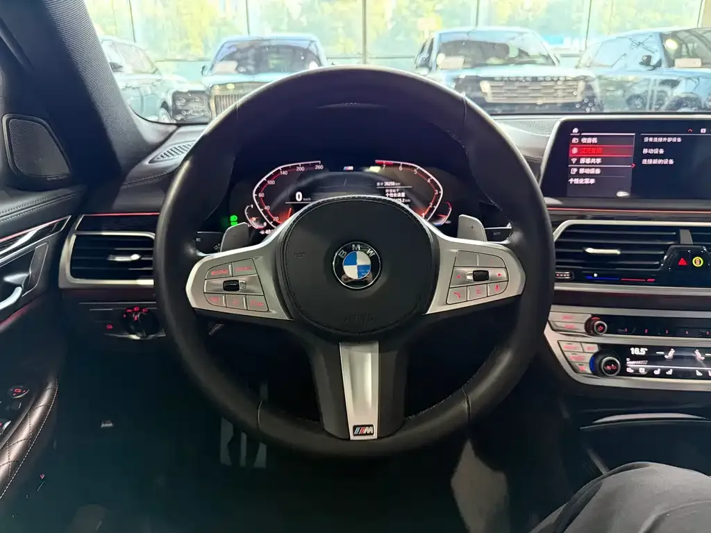 BMW 7 Series — фото 10