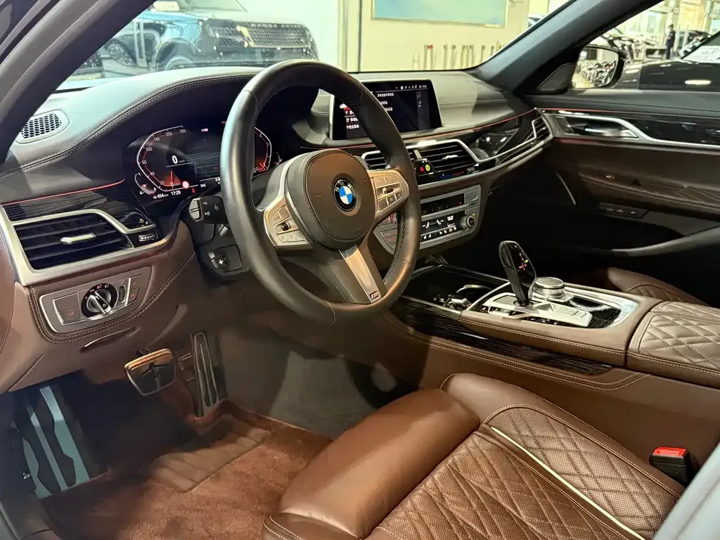 BMW 7 Series — фото 5