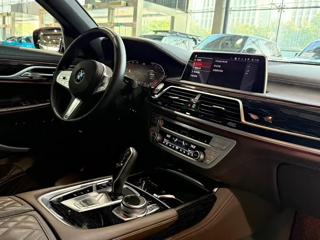 BMW 7 Series — фото 3