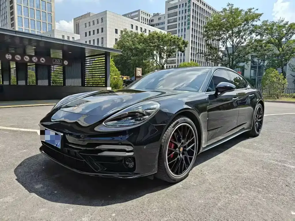 Porsche Panamera — фото 1