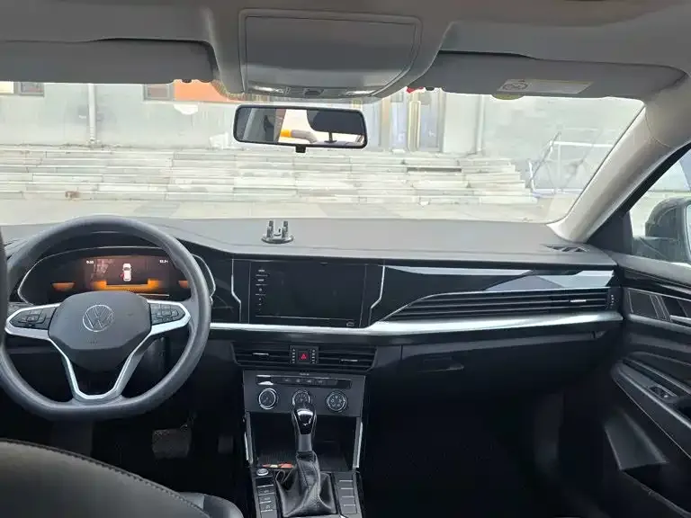 Volkswagen Passat — фото 1
