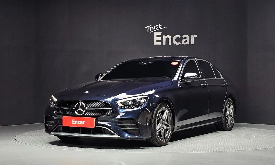 Mercedes-Benz E-Class — фото 1