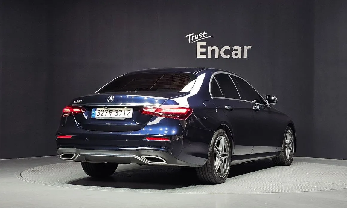 Mercedes-Benz E-Class — фото 5