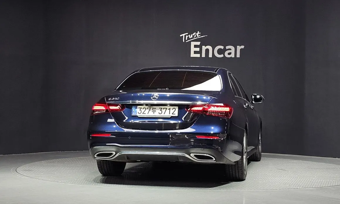 Mercedes-Benz E-Class — фото 10