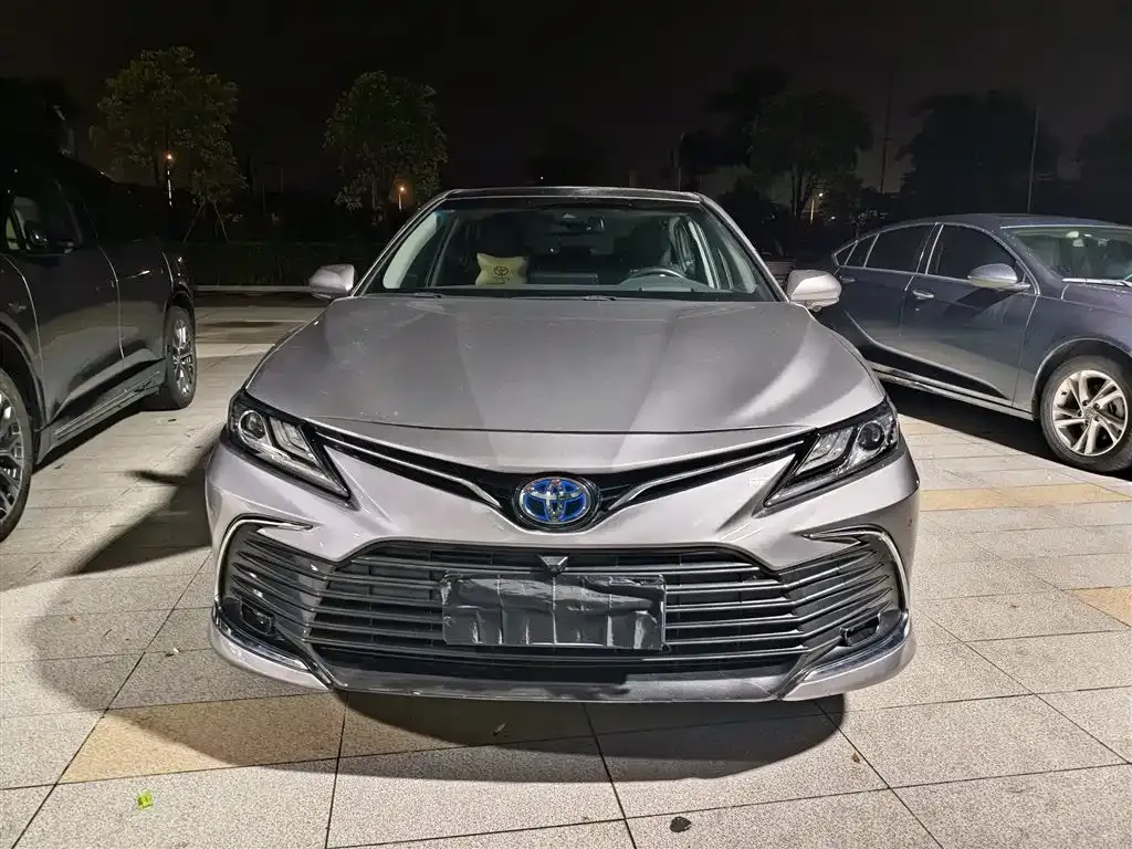 Toyota Camry — фото 8