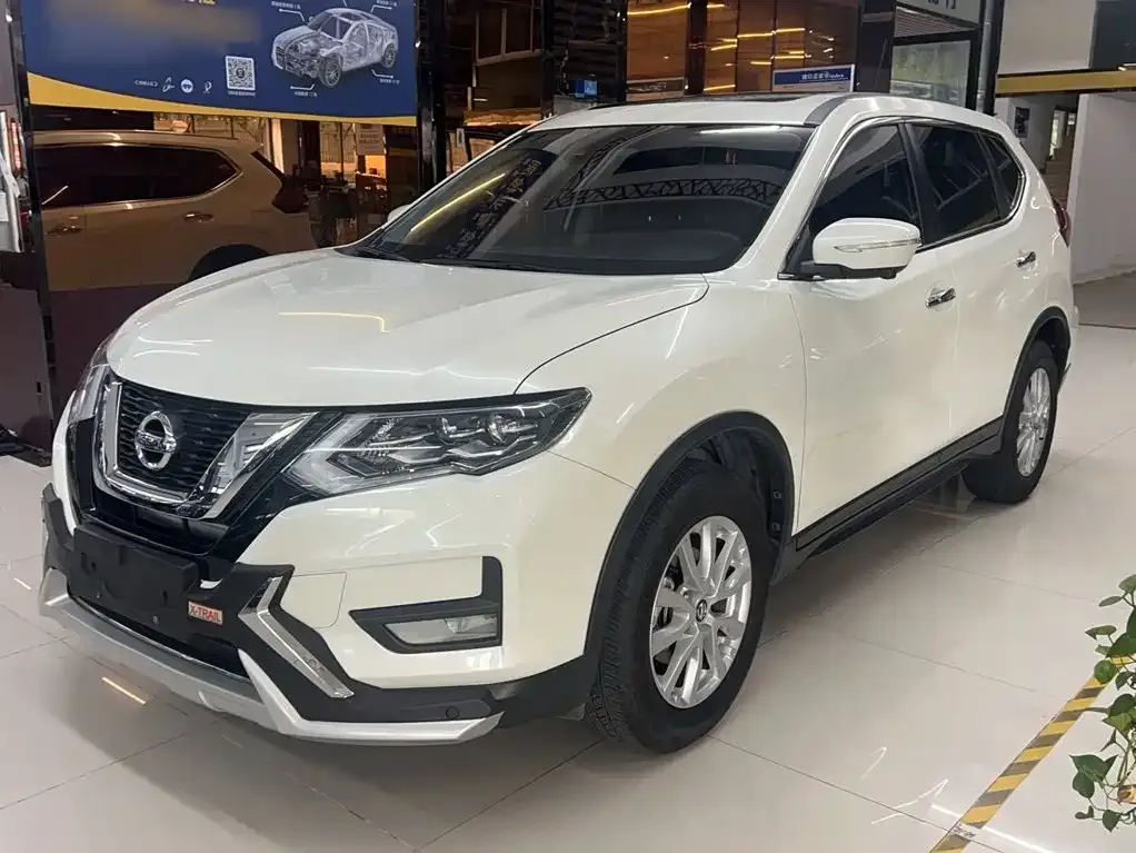 Nissan X-Trail — фото 1