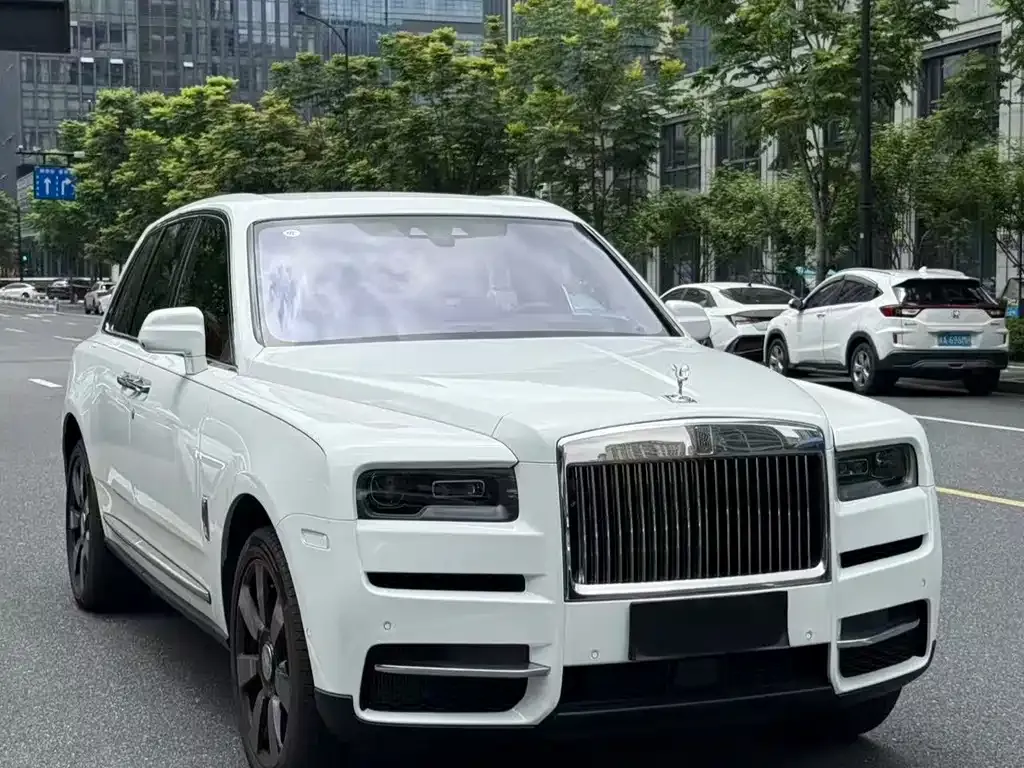 Rolls-Royce Cullinan — фото 1