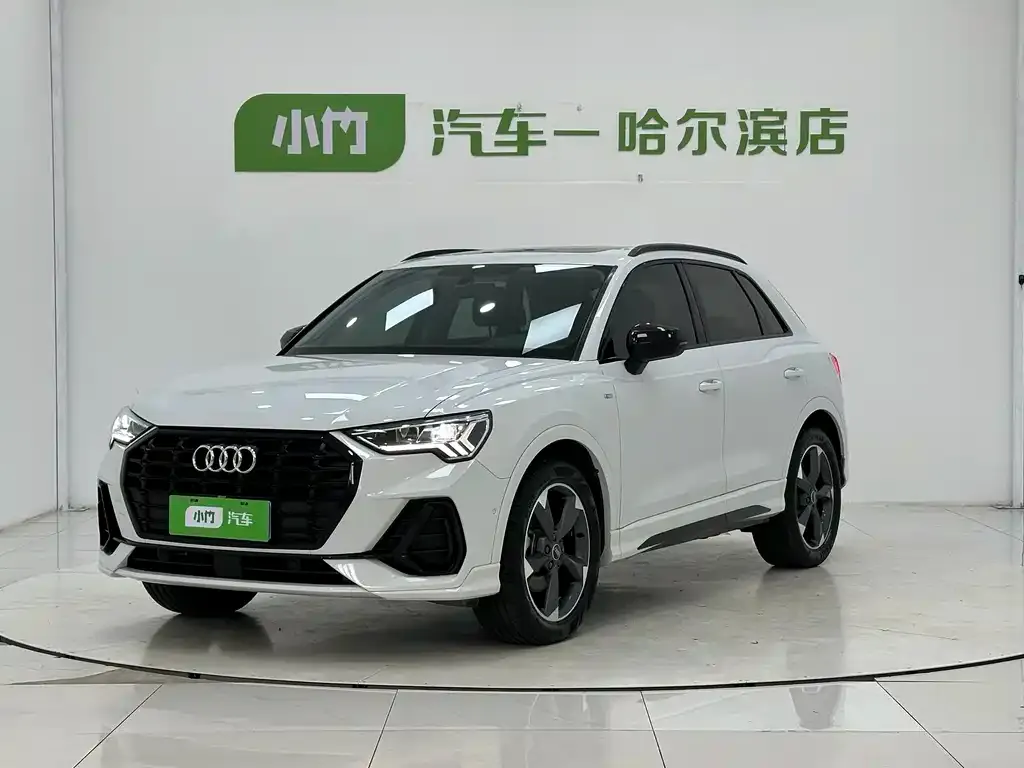 Audi Q3 — фото 1
