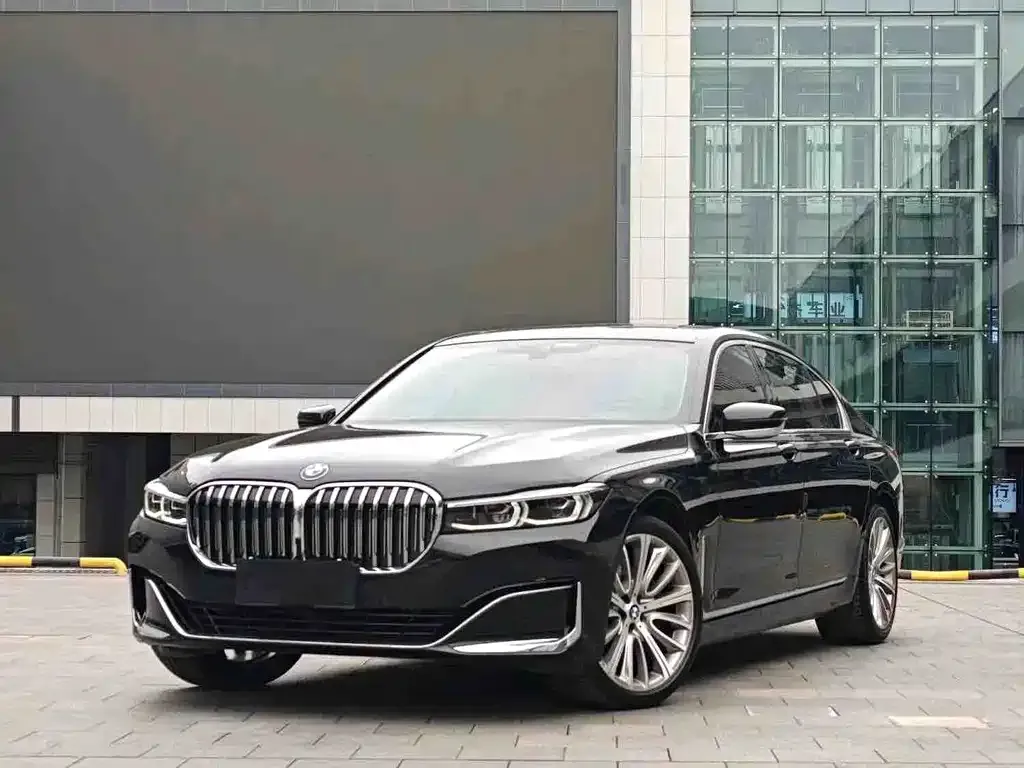 BMW 7 Series — фото 1