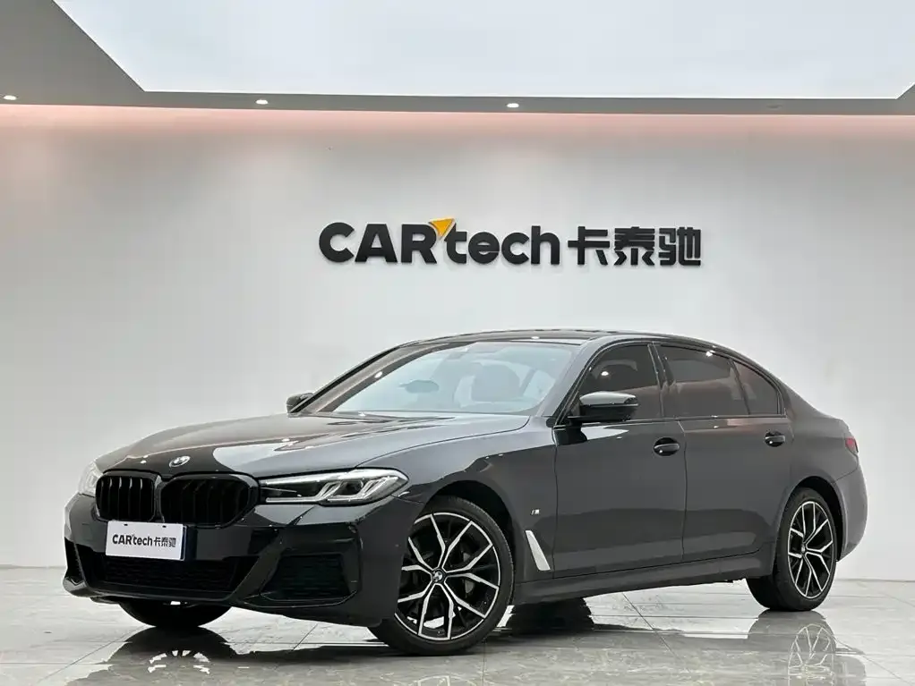 BMW 5 Series — фото 1