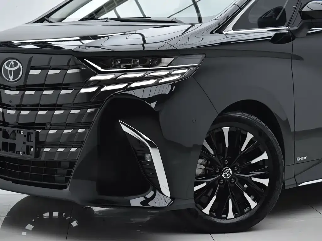Toyota Alphard — фото 8