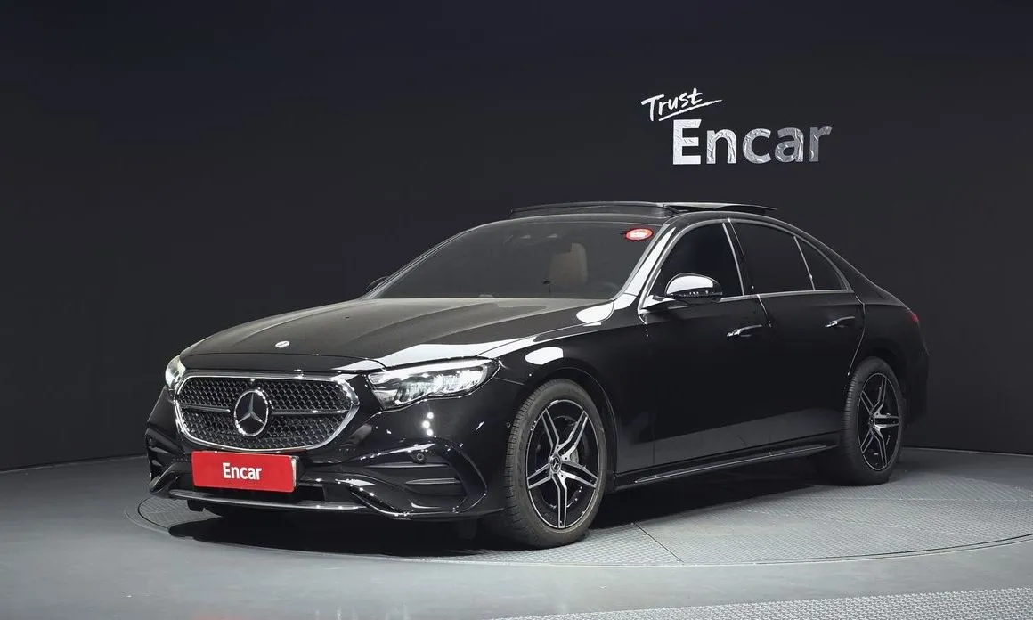 Mercedes-Benz E-Class — фото 1