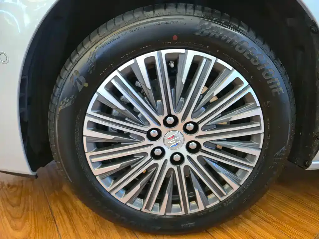 Buick GL8 Hybrid — фото 5