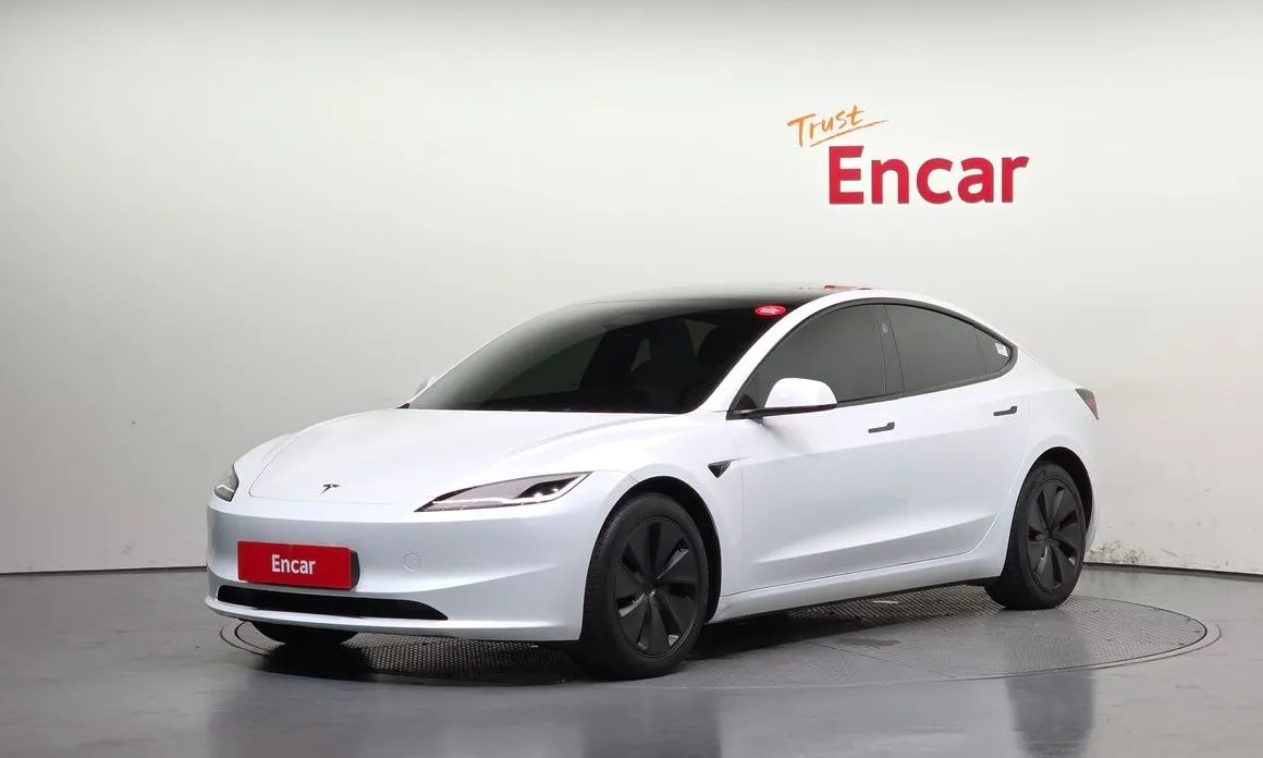 Tesla Model 3 — фото 1