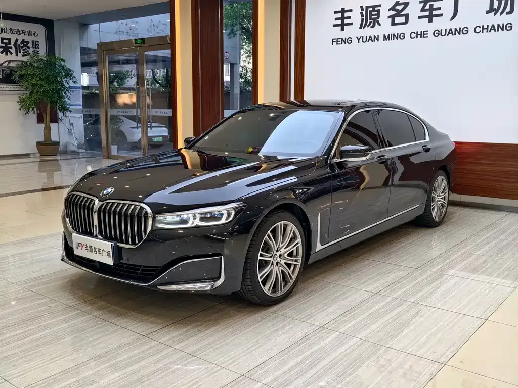 BMW 7 Series — фото 1