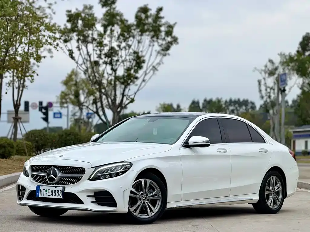 Mercedes-Benz C-Class — фото 1