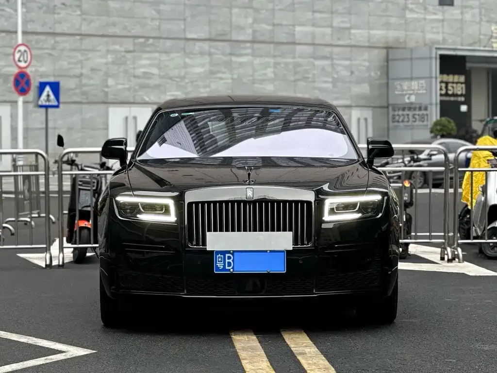 Rolls-Royce Ghost — фото 1