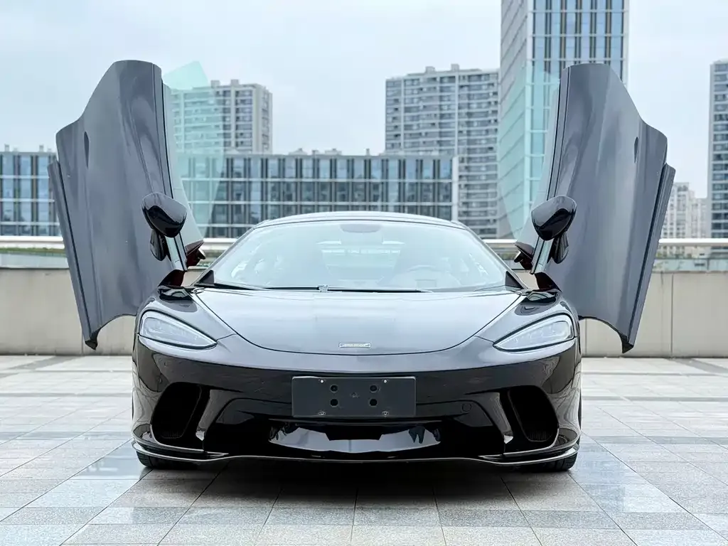 McLaren GT — фото 1
