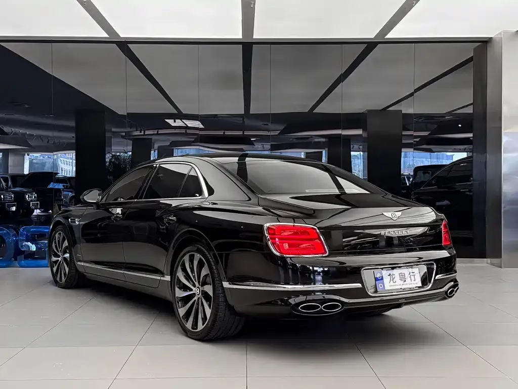 Bentley Flying Spur — фото 2